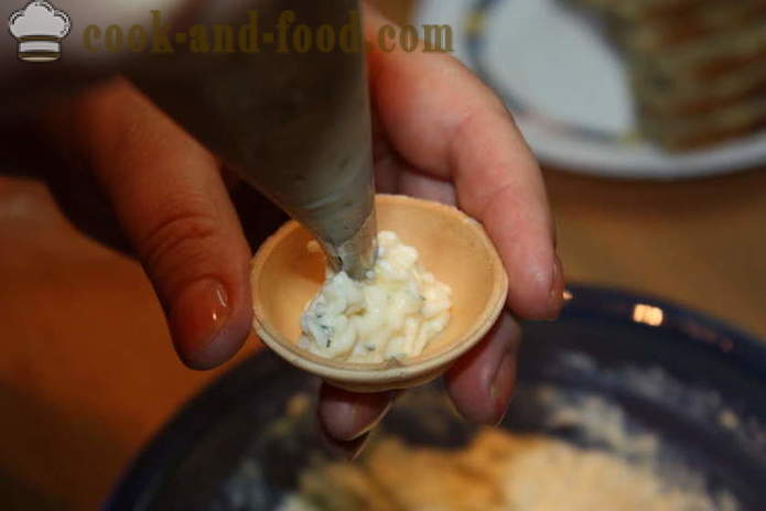 Aperitivo judaica de queijo derretido com alho - como fazer aperitivo judaica com alho, um passo a passo fotos de receitas
