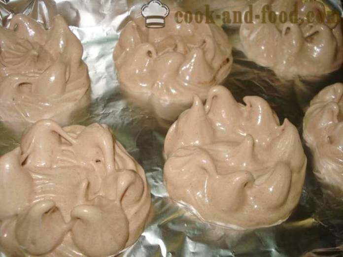 Merengue de chocolate com nozes - Como fazer um merengue de chocolate em casa, fotos passo a passo receita