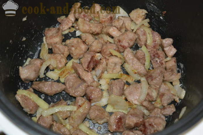 Carne de porco com cogumelos em multivarka como goulash - como cozinhar carne de porco com cogumelos em multivarka, passo a passo fotos de receitas