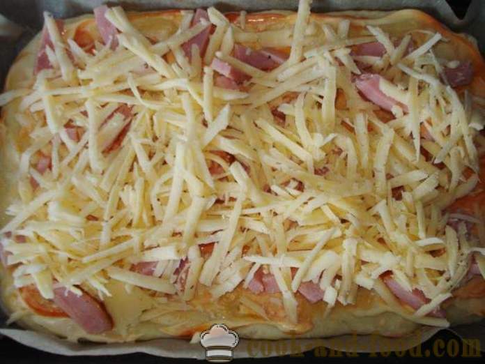 Pizza caseira com salsicha e queijo no forno - como fazer pizza em casa, passo a passo fotos de receitas