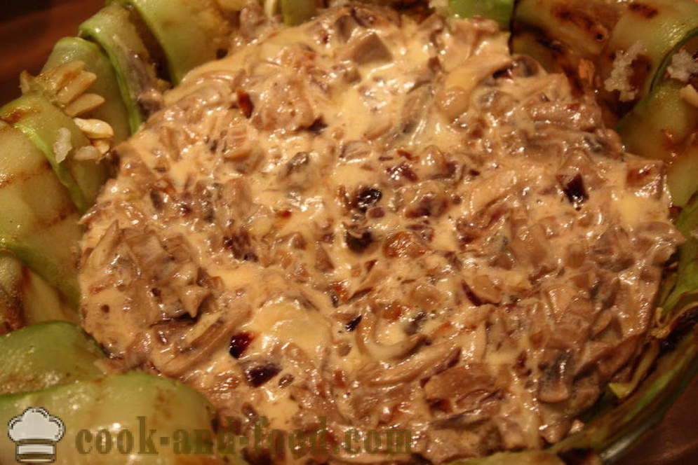 Caçarola com queijo e cogumelos - ambos Caçarola saboroso com cogumelos cozinhar no forno, com um passo a passo fotos de receitas