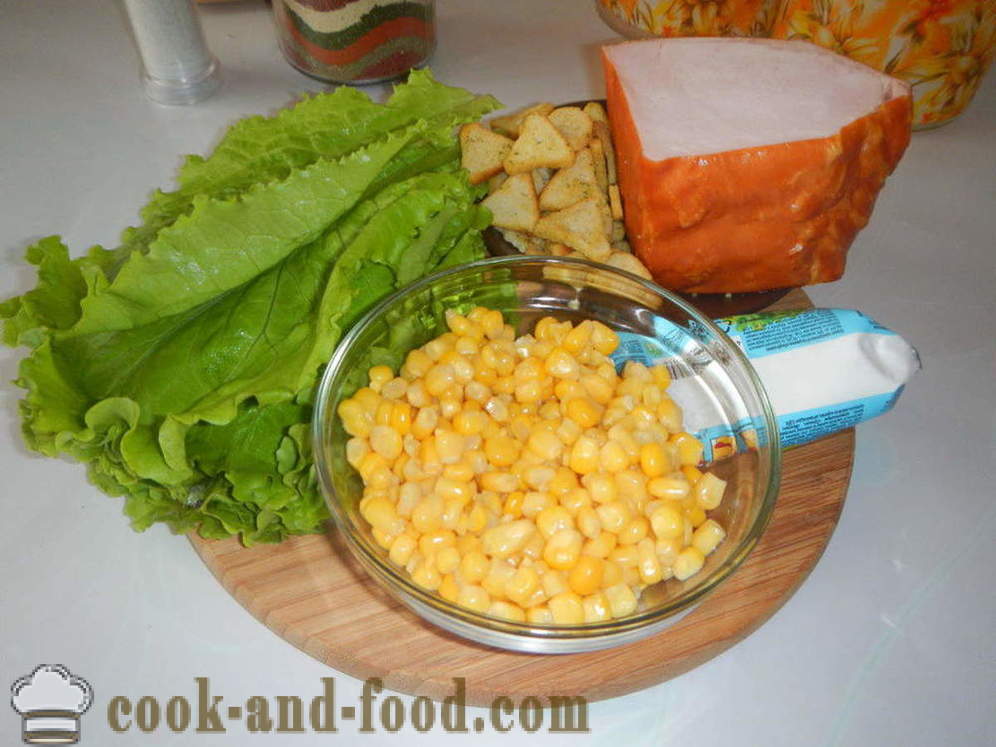 Uma deliciosa salada com croutons e milho - Como preparar uma salada com croutons e milho rapidamente, fotos passo a passo receita