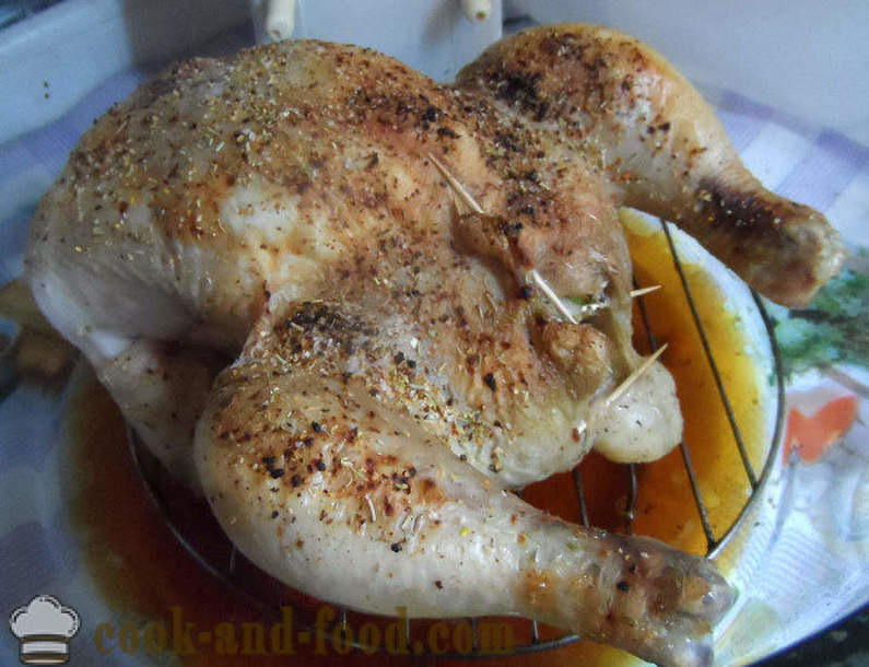 Frango assado com maçãs em aerogrill - Como assar frango inteiro, passo a passo fotos de receitas