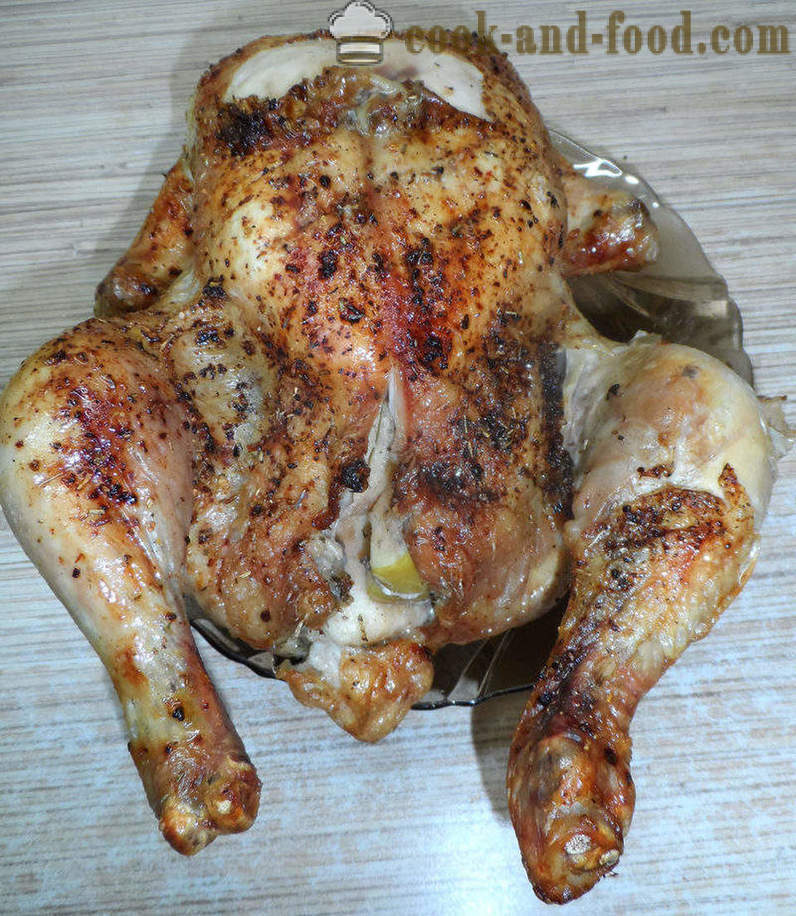 Frango assado com maçãs em aerogrill - Como assar frango inteiro, passo a passo fotos de receitas