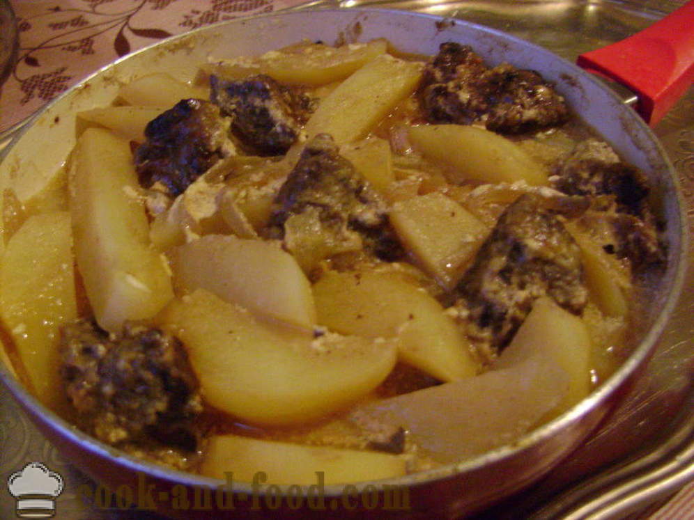 Guisado da batata com carne fígado - como cozinhar um guisado de batatas com o fígado em uma frigideira, um passo a passo fotos de receitas