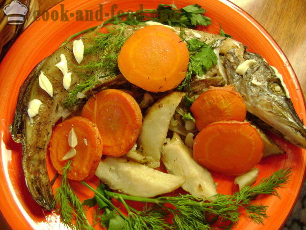 Pike cozido no forno - como pique totalmente cozido, fotos passo a passo receita