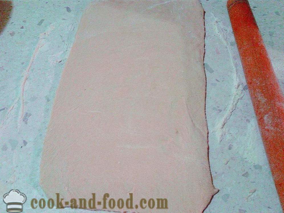 Salsichas na massa de pão frito em skovorode- como fazer a salsicha na pastelaria em casa, passo a passo fotos de receitas