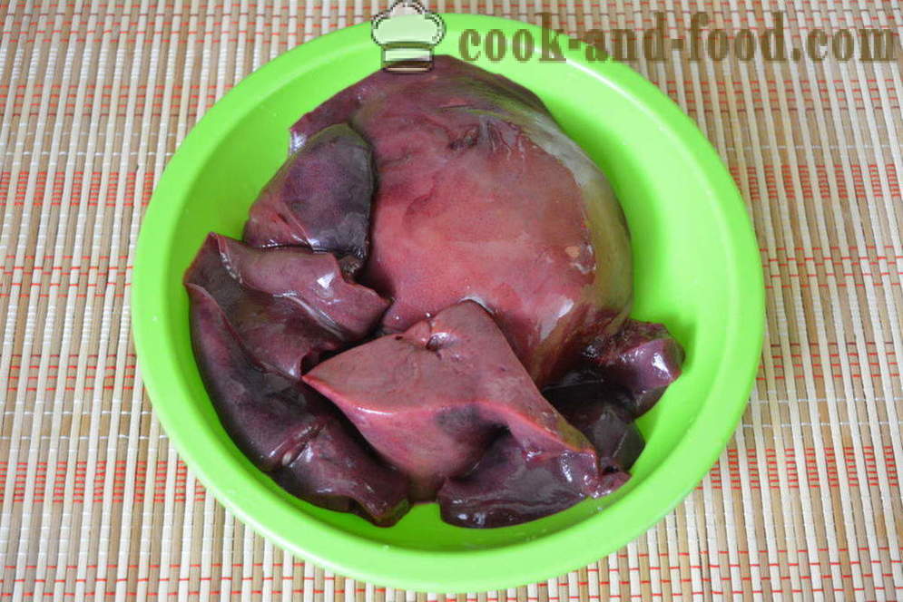 Fígado cozido com cebola e pasta de tomate - como delicioso fígado extinguir com cebolas em uma frigideira, um passo a passo fotos de receitas