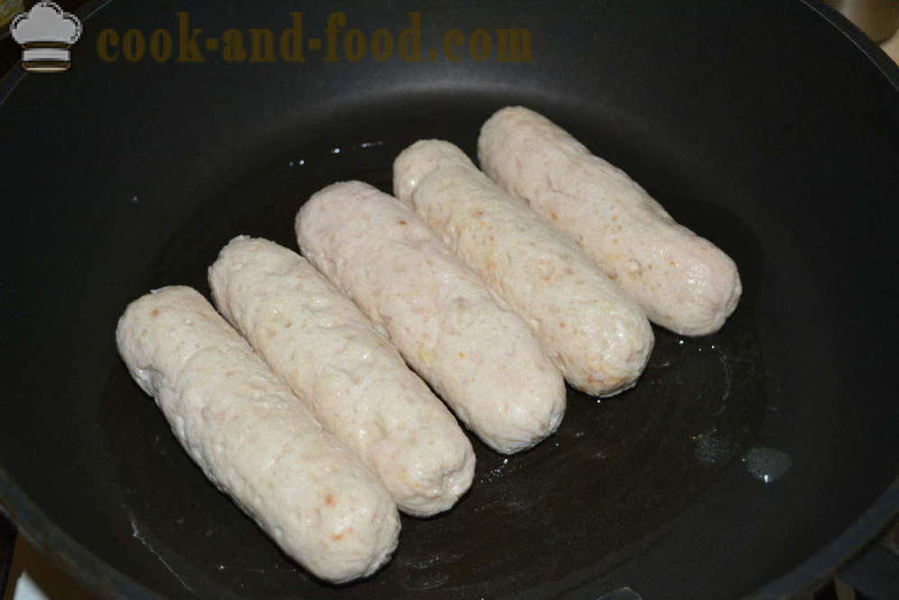 Salsichas de galinhas domésticas no filme de alimentos para crianças - como cozinhar salsichas de frango em casa, fotos passo a passo receita