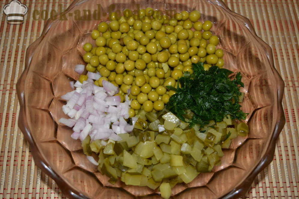 Salada com picles e ervilhas verdes em uma pressa - como cozinhar uma deliciosa salada de pepinos e ervilhas em conserva, um passo a passo fotos de receitas