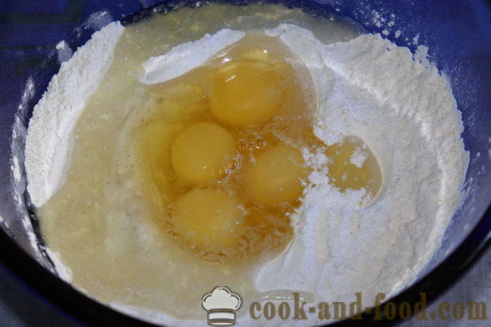 Macarrão de ovo caseiros sem água - como fazer macarrão para sopa sobre os ovos, fotos passo a passo receita