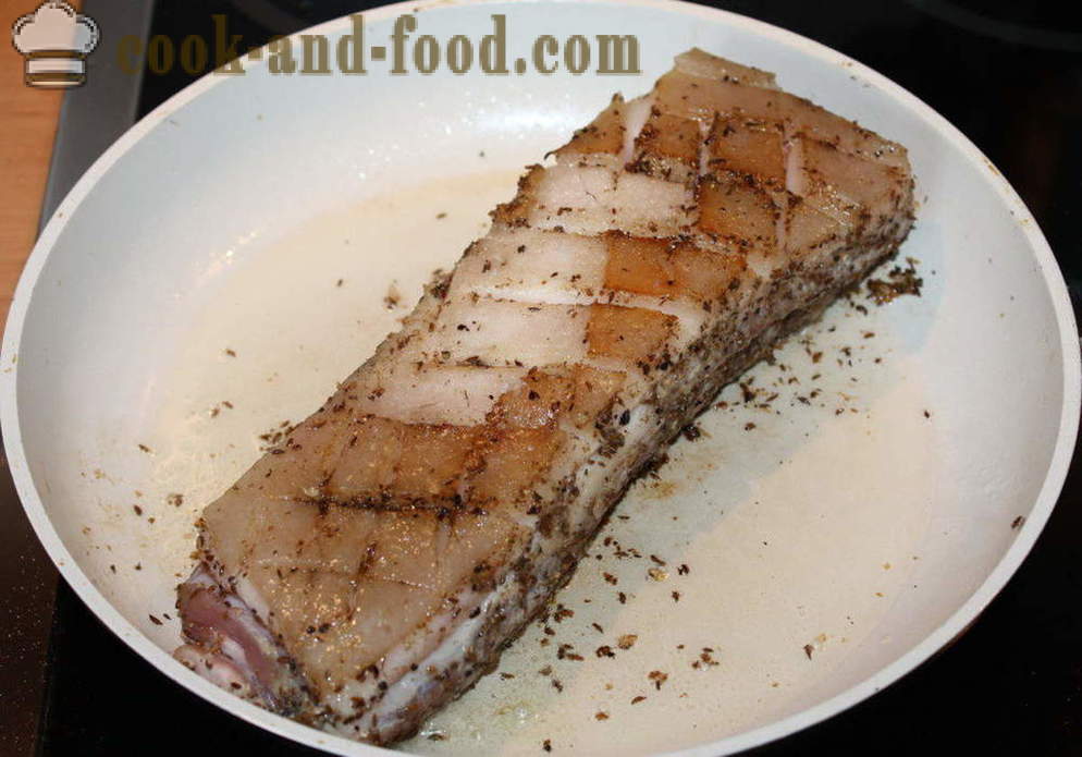 Bacon, cozido no forno com batatas - Como assar delicioso peito no forno, com um passo a passo fotos de receitas