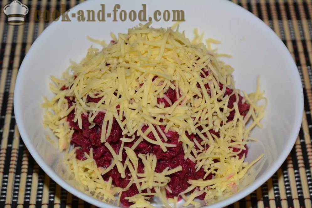 Salada de beterraba com alho e queijo - como cozinhar salada de beterraba com alho e queijo receita com uma foto