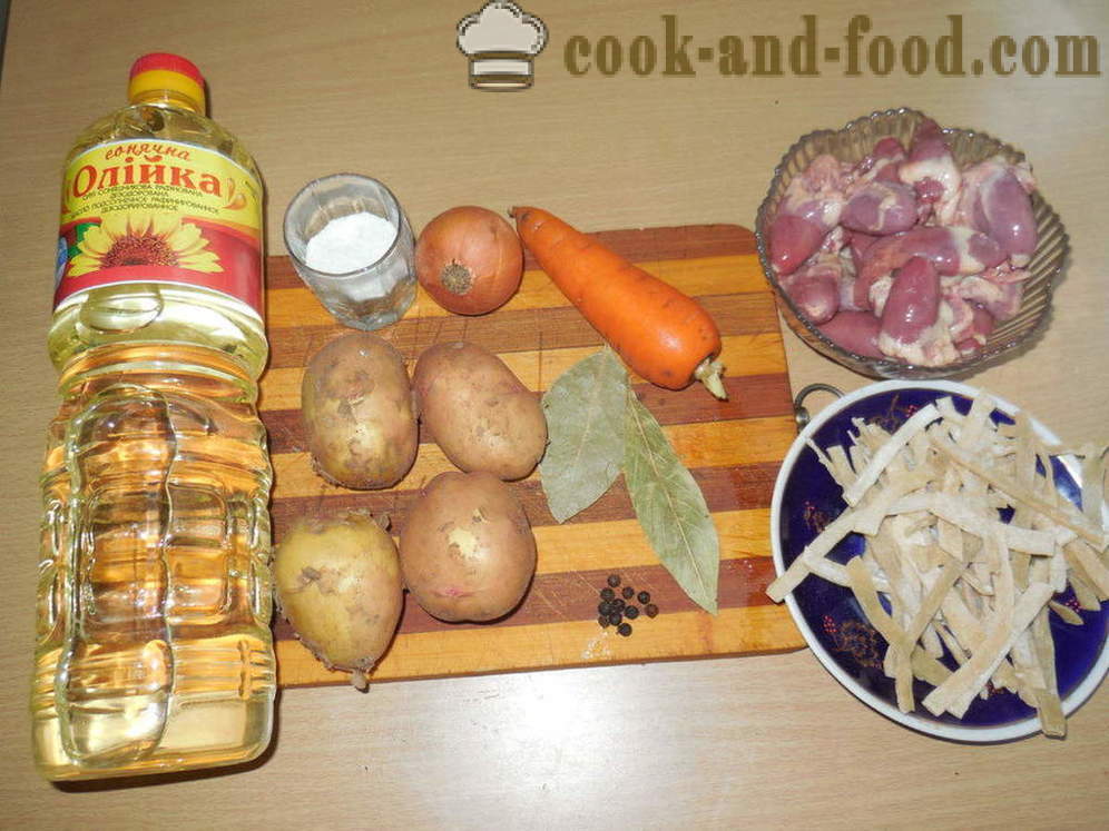 Sopa com macarrão caseiro e corações de frango - como cozinhar sopa de frango em multivarka, fotos passo a passo receita