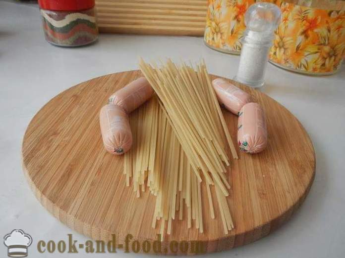 Polvo de salsichas e espaguete - como cozinhar espaguete com salsichas para as crianças, um passo a passo fotos de receitas