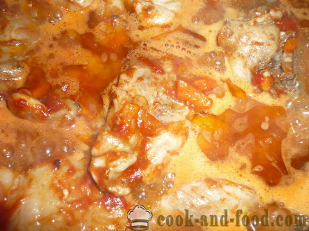 Galinha assada em molho de tomate - tanto delicioso para cozinhar frango ensopado, um passo a passo fotos de receitas