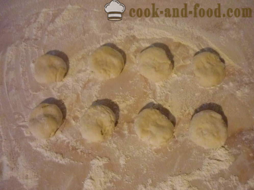 Bolos levedura frito em uma panela - como fazer bolos com recheio, um passo a passo fotos de receitas