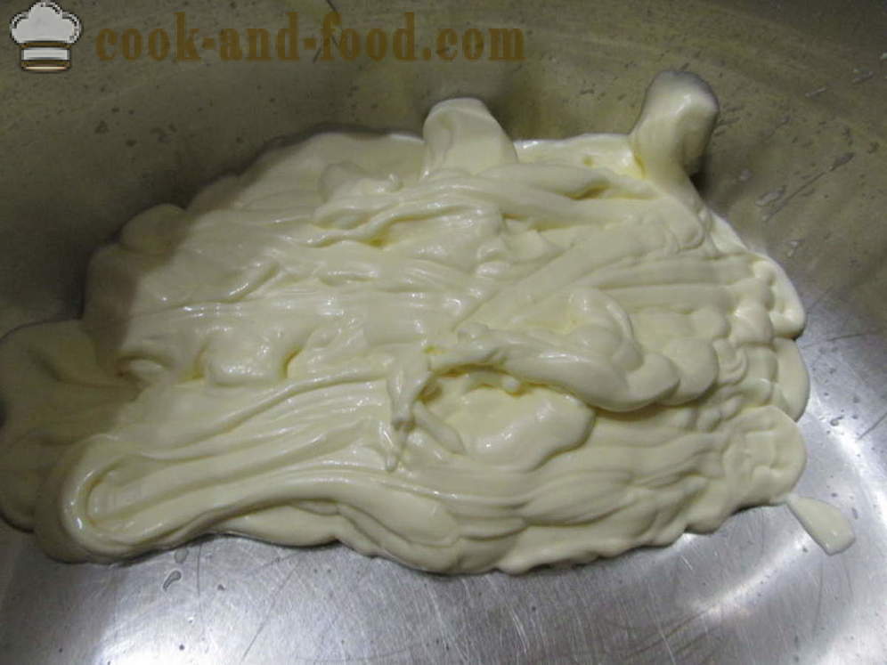 Bolo gelatinoso rápida na maionese e creme de leite, recheado com frango - como cozinhar um enchimento torta de maionese e creme de leite, com um passo a passo fotos de receitas