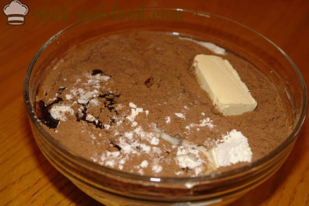 Um delicioso bolo de esponja do chocolate com creme de leite - como fazer um bolo de chocolate, um passo a passo fotos de receitas