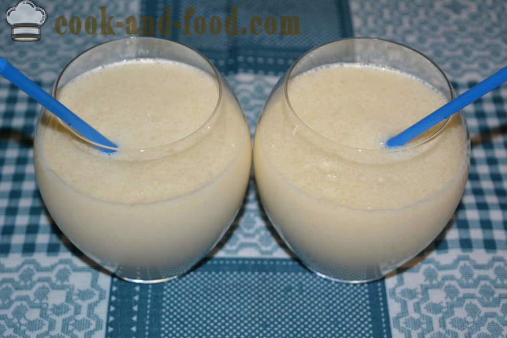 Cocktail do leite com sorvete e banana no liquidificador - como fazer um milkshake em casa, passo a passo fotos de receitas