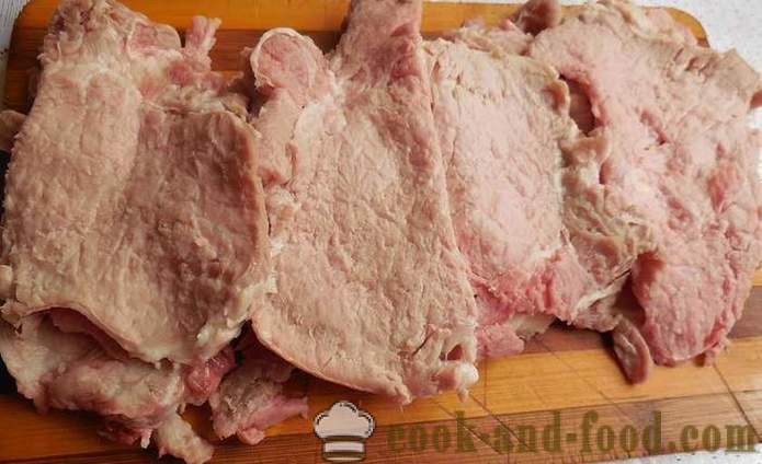 Costeletas de porco caseiros com cebolas em uma panela - Como preparar deliciosos bifes, um passo a passo fotos de receitas