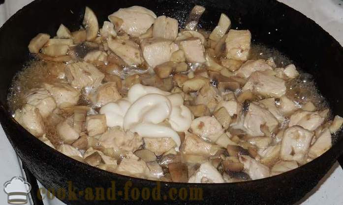 Frango assado com cogumelos ou como cozinhar frango ensopado - um passo a passo fotos de receitas