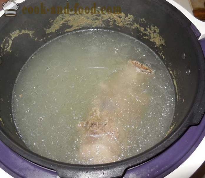 Sopa de chucrute em multivarka - como cozinhar sopa de leite com a linguagem e vestido com alho e bacon, um passo a receita passo com fotos.