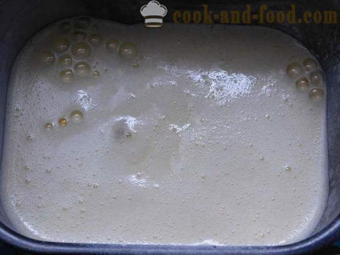 Bolo simples e delicioso creme na máquina de fazer pão - um passo a receita passo com bolo foto para o preguiçoso - como assar um bolo na máquina de fazer pão
