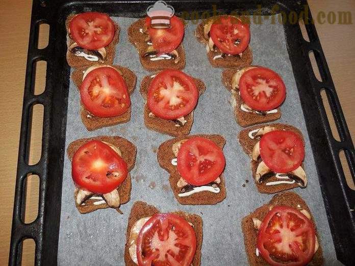 Deliciosos sanduíches quentes com cogumelos cogumelos - receita para sanduíches quentes no forno - com fotos