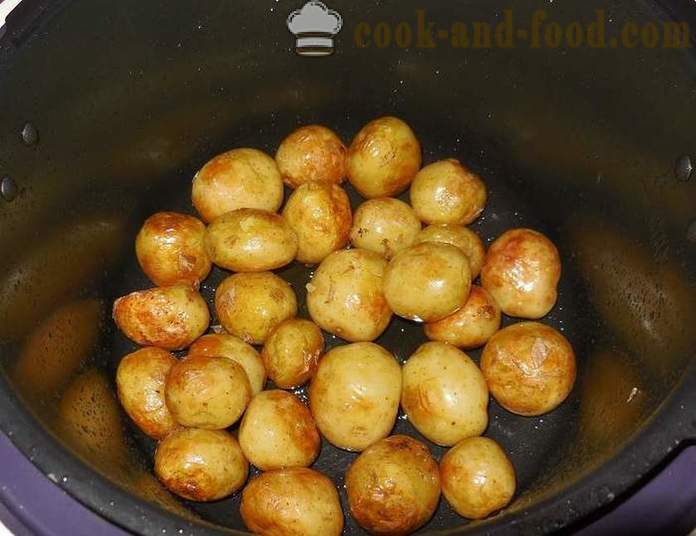 Batatas novas em multivarka com creme ácido, aneto e alho - passo a passo receita com as fotos como deliciosos para cozinhar batatas novas