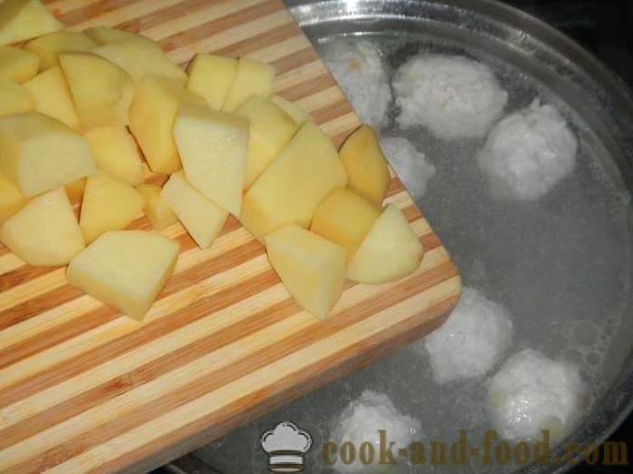 Sopa deliciosa com almôndegas e macarrão - um passo a receita passo com fotos como cozinhar sopa com almôndegas
