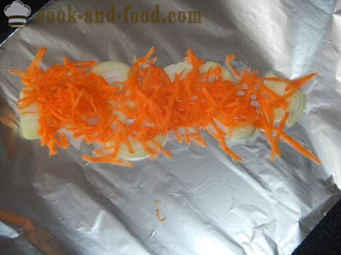 Pollack delicioso cozido com cebola e cenoura - como cozinhar juliana no forno - um passo a passo fotos de receitas