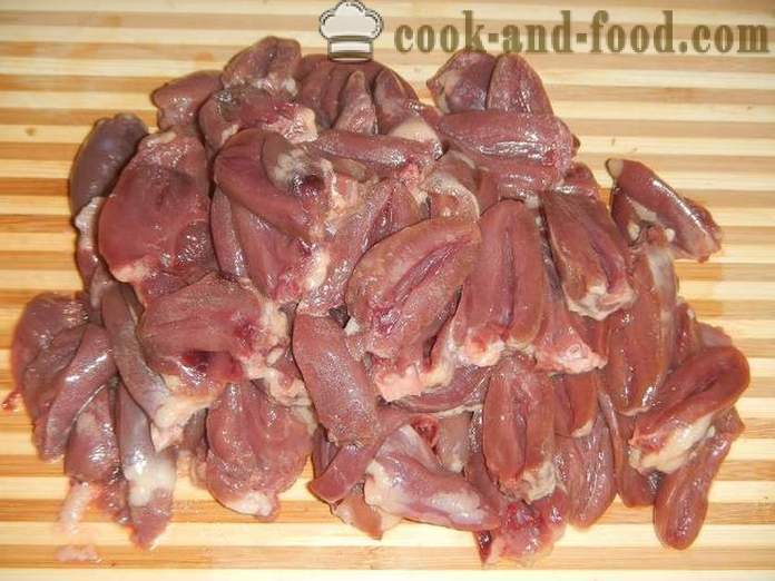 Corações de frango estufado com cogumelos - tanto saborosa preparar o coração, passo a passo, a receita com uma foto