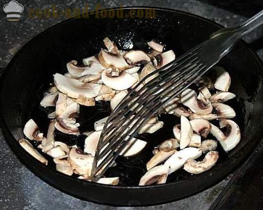 Salada de cogumelos com cogumelos, queijo e ovos. receita simples, saborosa e saudável com fotos.