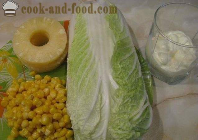Salada de repolho chinês com abacaxi, milho e romã - fácil, simples e muito saborosa, com um passo a passo fotos de receitas