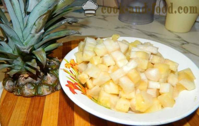 Salada festiva com abacaxi e caranguejo varas - um passo deliciosa e simples a passo fotos de receitas