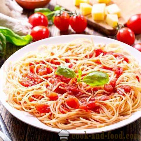Receita para o espaguete com tomate e queijo